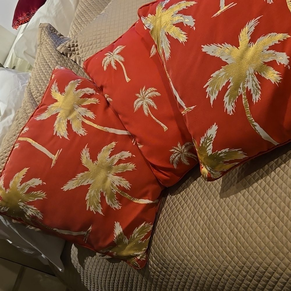 Set of 3 pillows